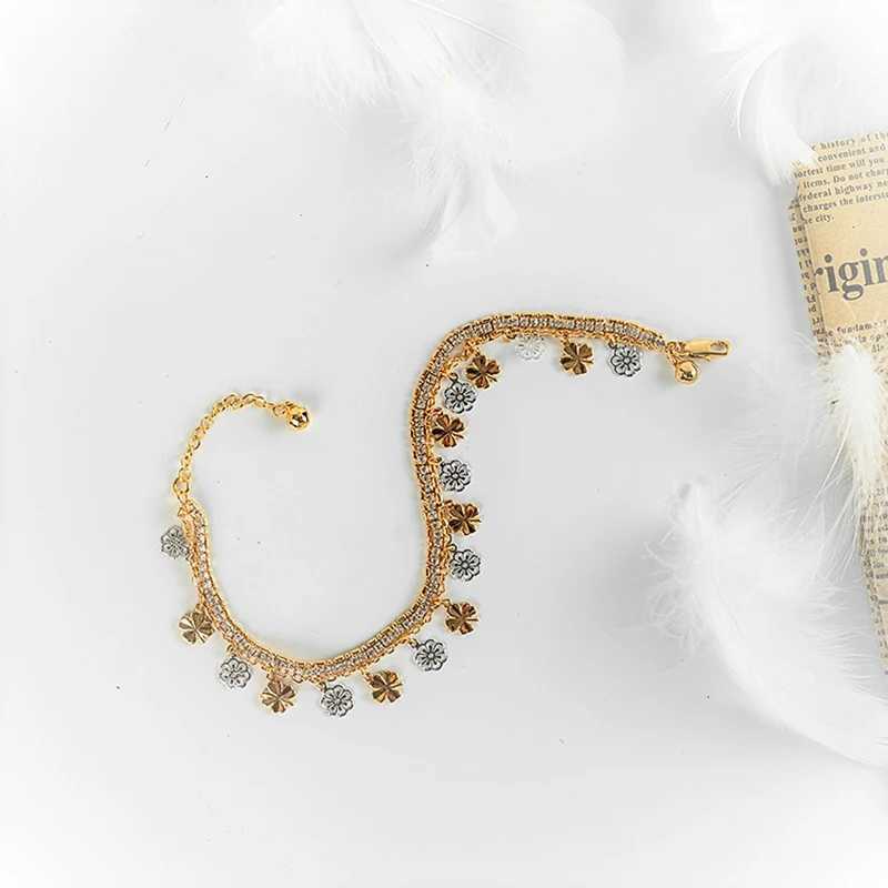 New Womens Anklet Gold Plated Covered with White Zircon Simple Snowflake Pendant Fashion Jewelry Womens AccessoriesX240909