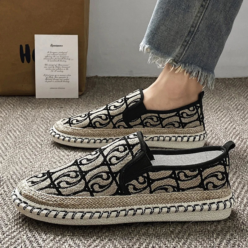 2024 Summer Mens Canvas Shoes Espadrilles Breathable Casual Shoes Mens Casual Shoes Comfortable Ultra Light Lazy Boat Shoes Large Size 44 240909