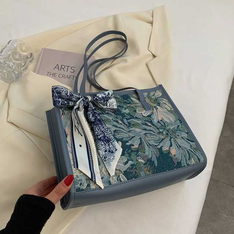 Revised Sentence a Trendy and Fashionable Commuter Tote Bag Featuring a Large Capacity Graffiti Oil Painting Pattern New in 240909