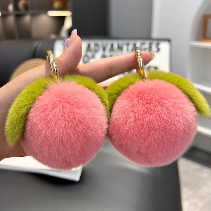 Cute fur peach keychain for car keys high-quality plush fruit keychain Kawaii soft keychain 240909