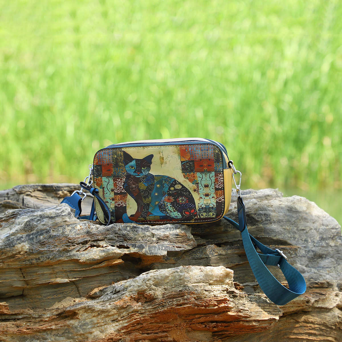 Camera bag, women's bag, blocking printed soccer square bag, single shoulder crossbody bag 240915