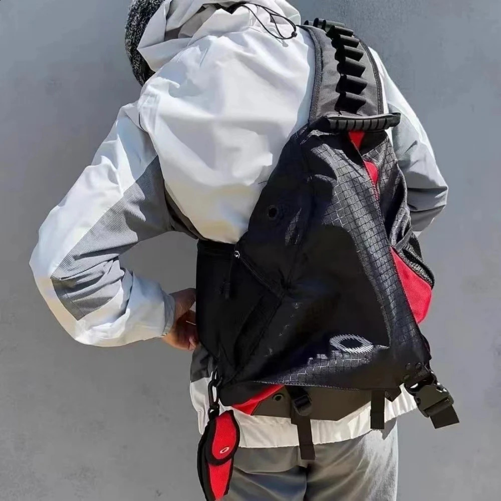 Punk Hip-hop Backpack Y2K Shoulder PU Leather Ins Schoolbag Large Capacity Unisex Casual Chest Bag 240910