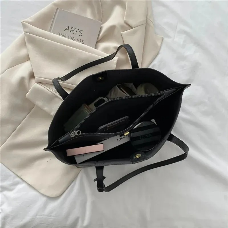 Korean Handbag: Women's Large Capacity Soft Leather Tote Bag, Casual Versatile Shoulder Bag - Lightweight For Daily Use New Free Delivery Designe