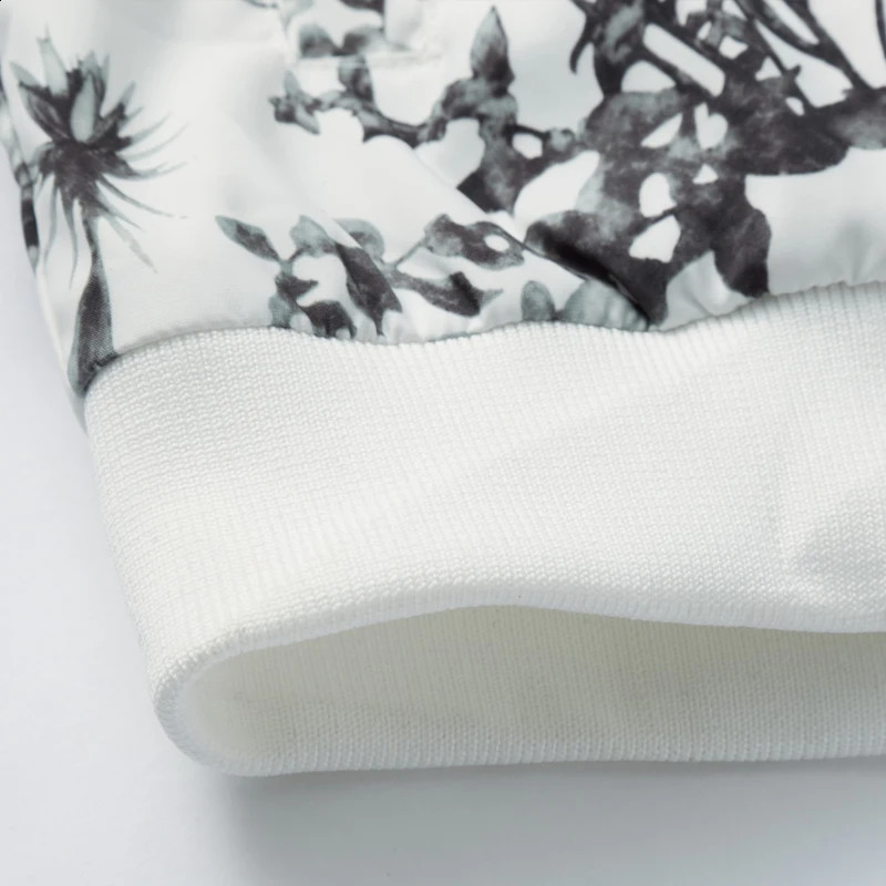 Spring Mens Floral Printed Jacket with Open Zipper Fashionable Bomber Jacket Mens Slim Fit Windproof Jacket Plus Size 240906