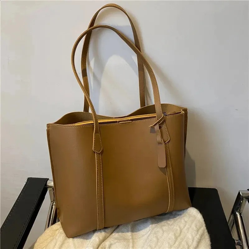 Korean Handbag: Women's Large Capacity Soft Leather Tote Bag, Casual Versatile Shoulder Bag - Lightweight For Daily Use New Free Delivery Designe