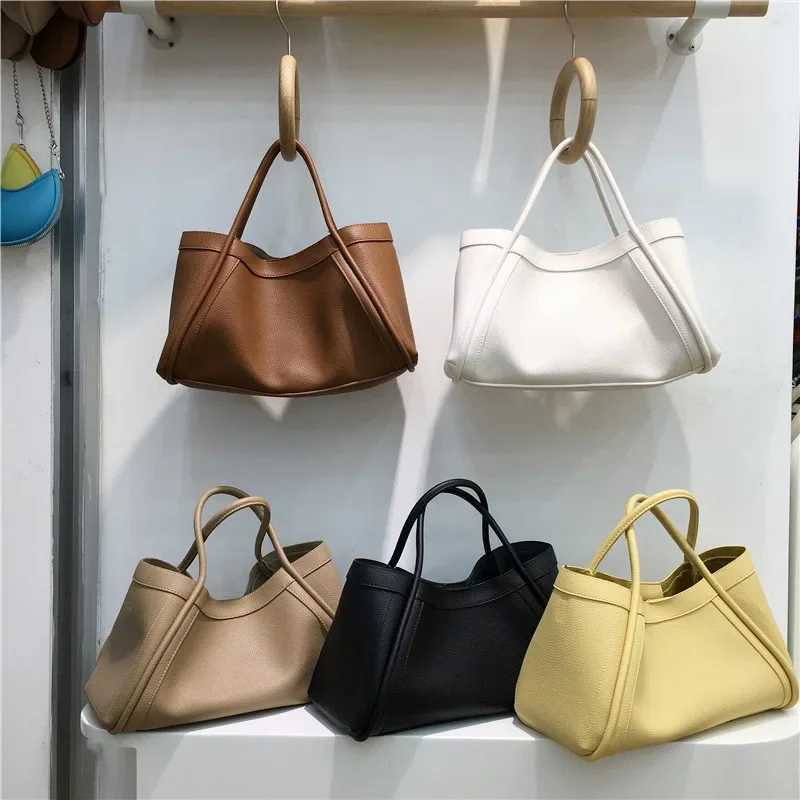 Fashionable Simple Korean Style Large Capacity Handbag Tote Bag Crossbody Mother Child for Commuting 240910