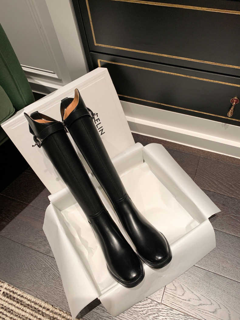 2025 Walking in the Human World British Style Slant Mouth Non Veet Knee Long Womens Autumn and Winter Coarse Heel Tall Knight Boots 1965