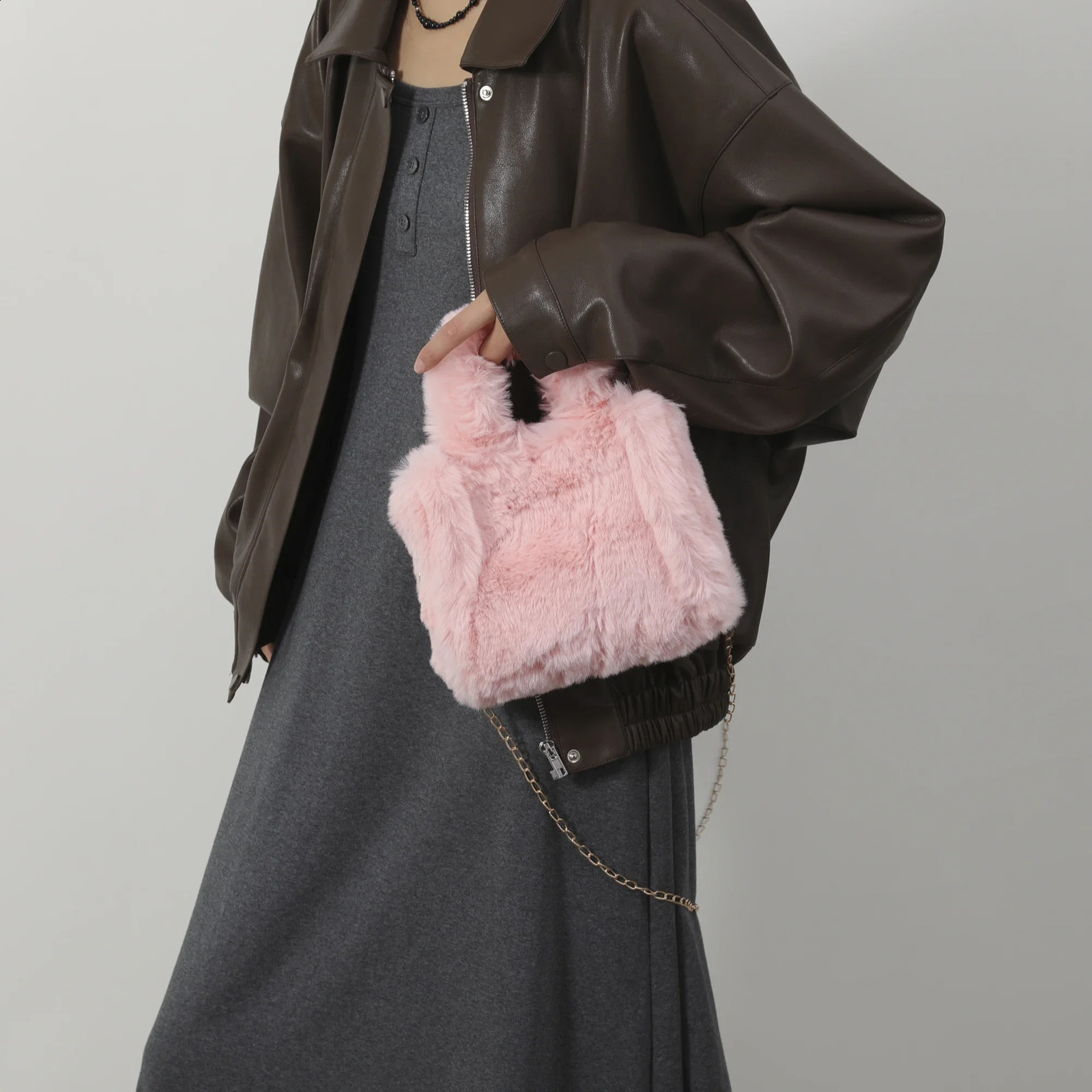 LEFTSIDE Soft Faux Fur Small Shoulder Bags for Women Y2K Winter er Korean Fashion Handbags Trend Chain Crossbody Bag 240909