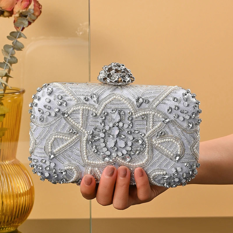y ner Diamond Evening Crystal Bag Water Womens Clutch Chain Shoulder Wedding Party 240910