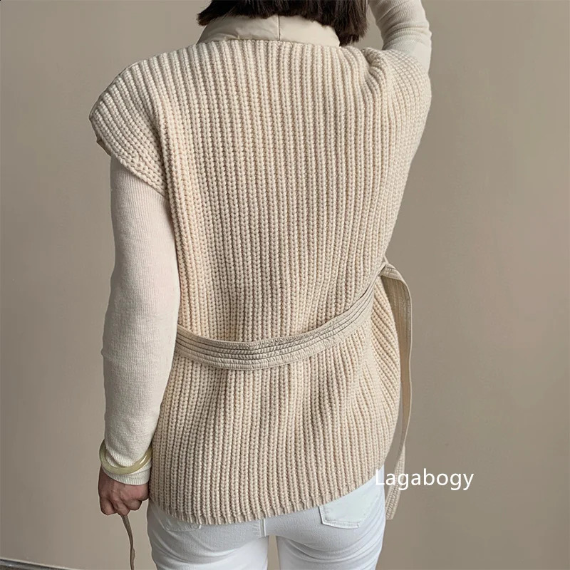 Lagabogy Winter Womens 90% White Duck Down Tank Top Knitted Splicing with Vneck Waist Coat Lace Padded Sleeveless 240910