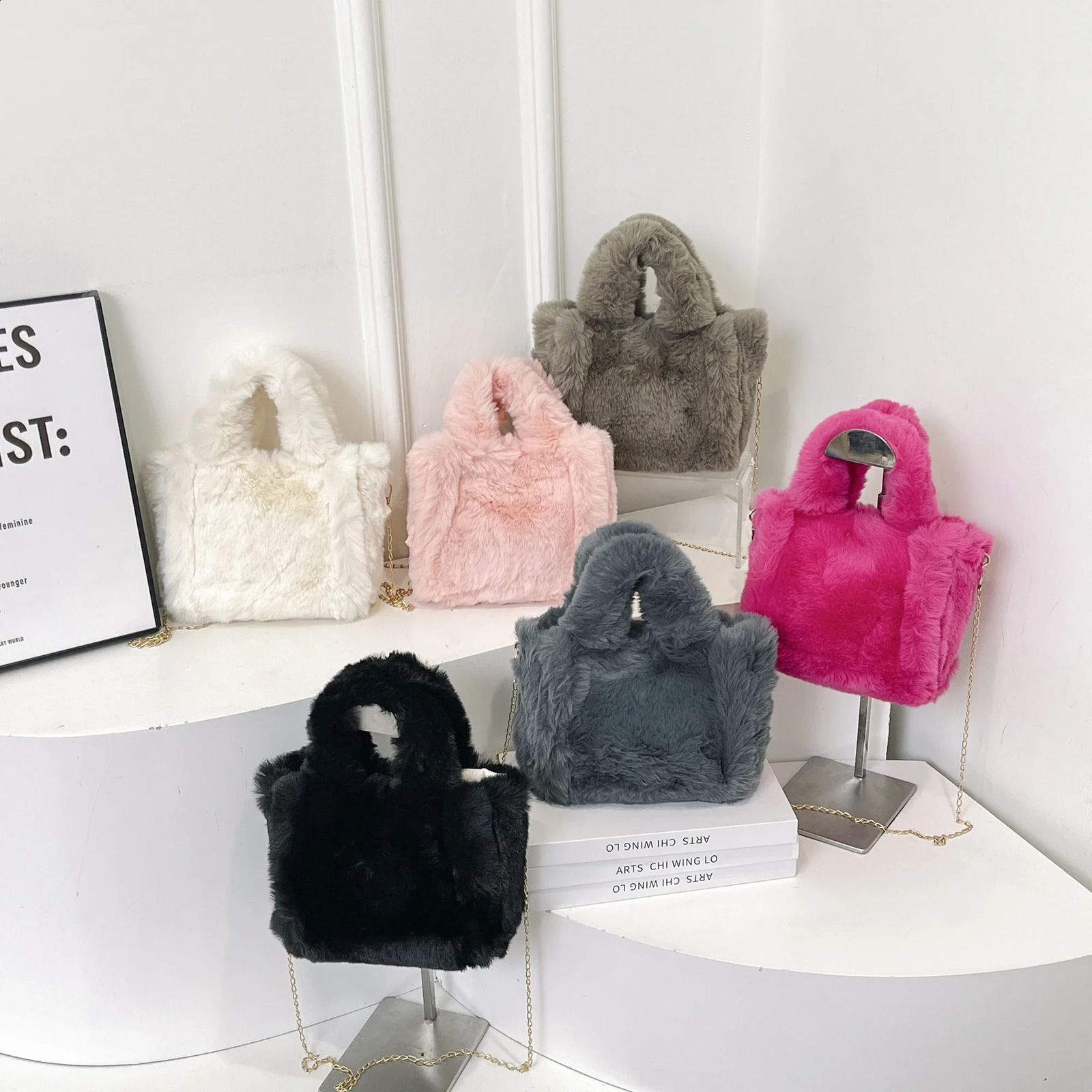 LEFTSIDE Soft Faux Fur Small Shoulder Bags for Women Y2K Winter er Korean Fashion Handbags Trend Chain Crossbody Bag 240909
