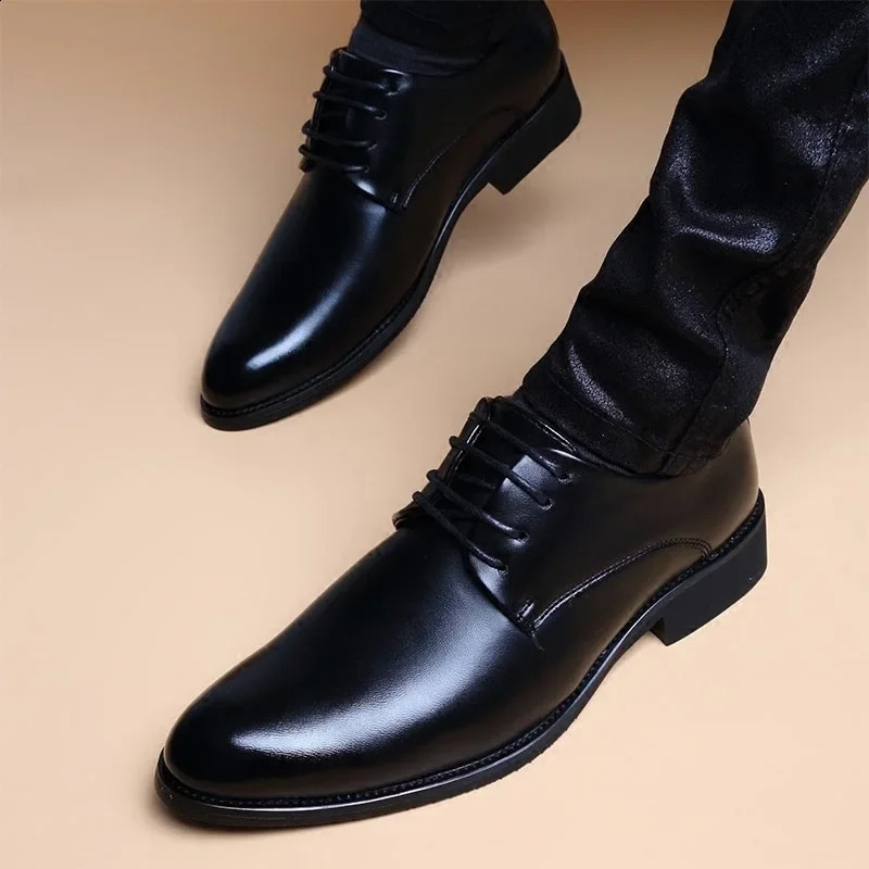 Men Wedding Leather Business Mens Dress Pointed Casual Youth British Style Inner Heightening Spring 2024 Arrivals Shoes 240904