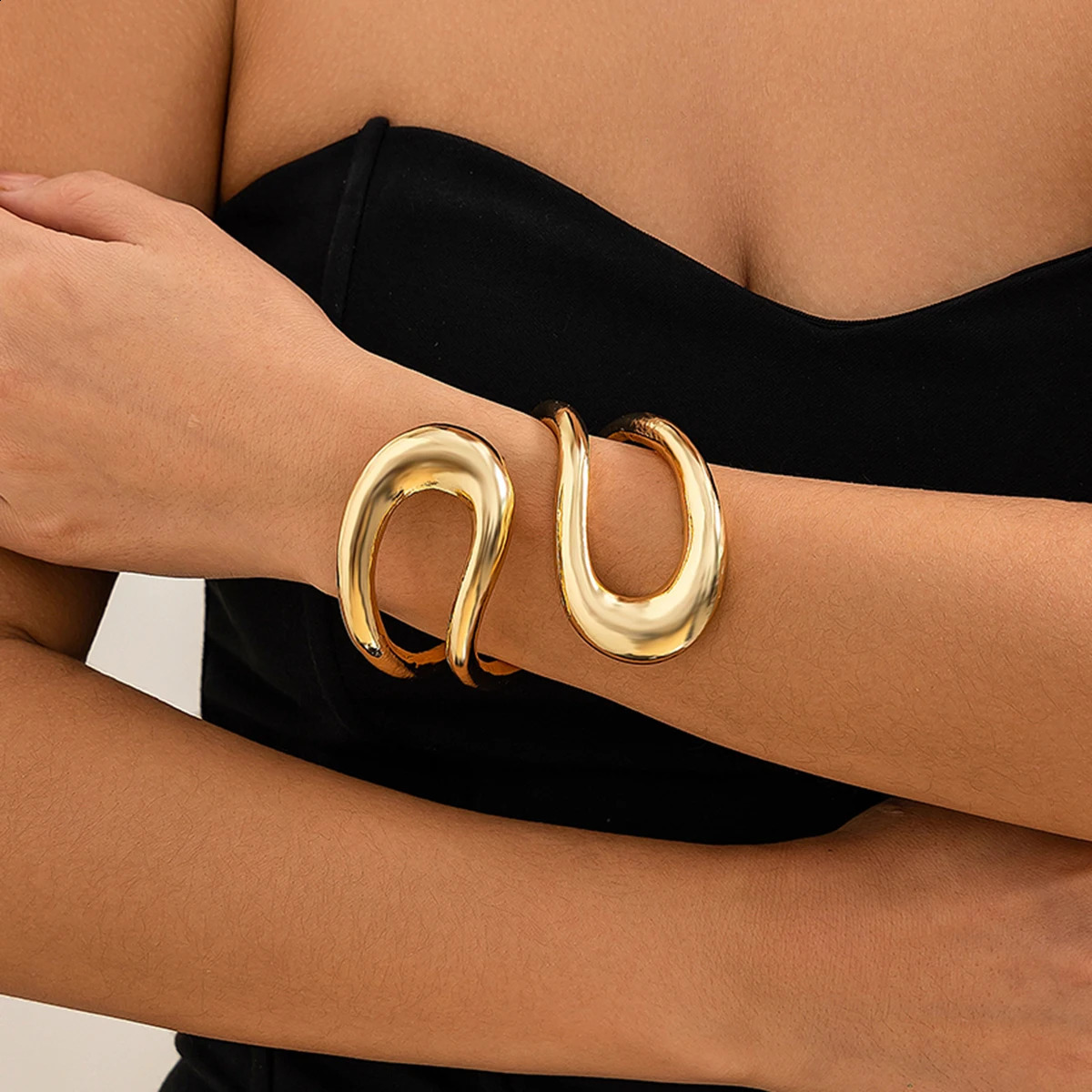 IngeSight. Z Punk Hollow Double Layer Open Bracelet Exaggerated Big Spring Bracelet Womens African Tribe Bracelet Jewelry Gift 240909