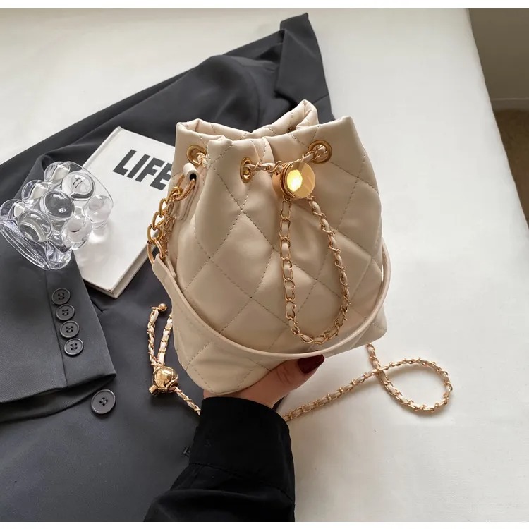 Women's crossbody bag 2024 new minimalist retro fashion bucket bag niche design crossbody bag