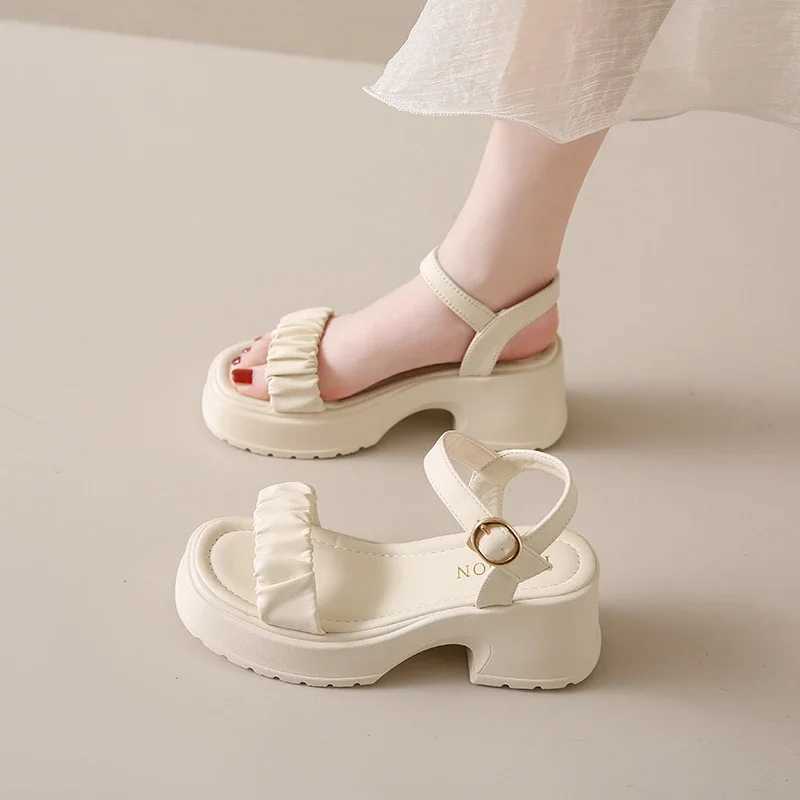 Fairy style thick soled sandals suitable for women to wear the new 2024 summer thick soled sandals with sturdy beach shoesXJ250410