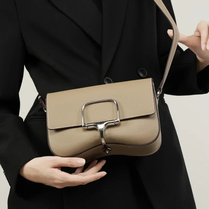 Designer Bag Luxury 2025 New Light Luxury Bag Leather Women's Bag Shoulder Bag Crossbody Saddle Bag Cowhide Versatile Bag Armpit Bag Storage Bag