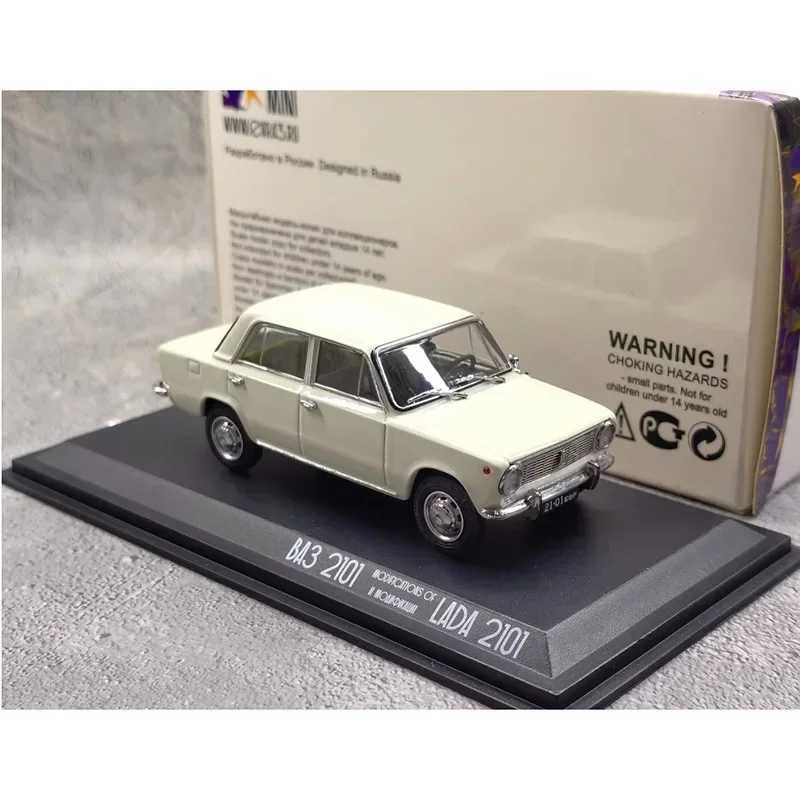 Diecast Model Cars Diecast 1/43 Scale LADA BA3 2101 Alloy Car Model Souvenir Display Organization Vehicle Series EVR43 T240910