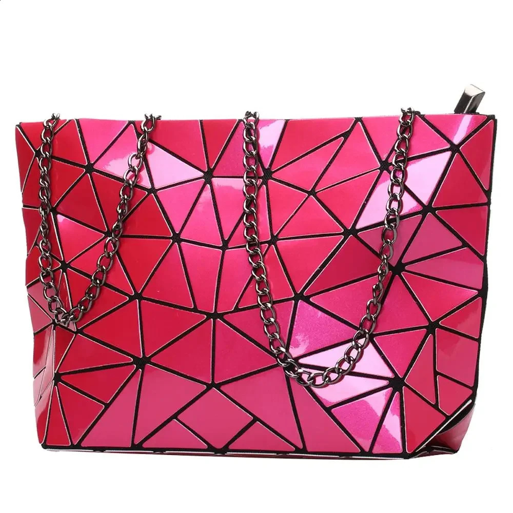 Womens chain shoulder bag one main fashionable geometric messenger ordinary folding cross body clutch night 240910
