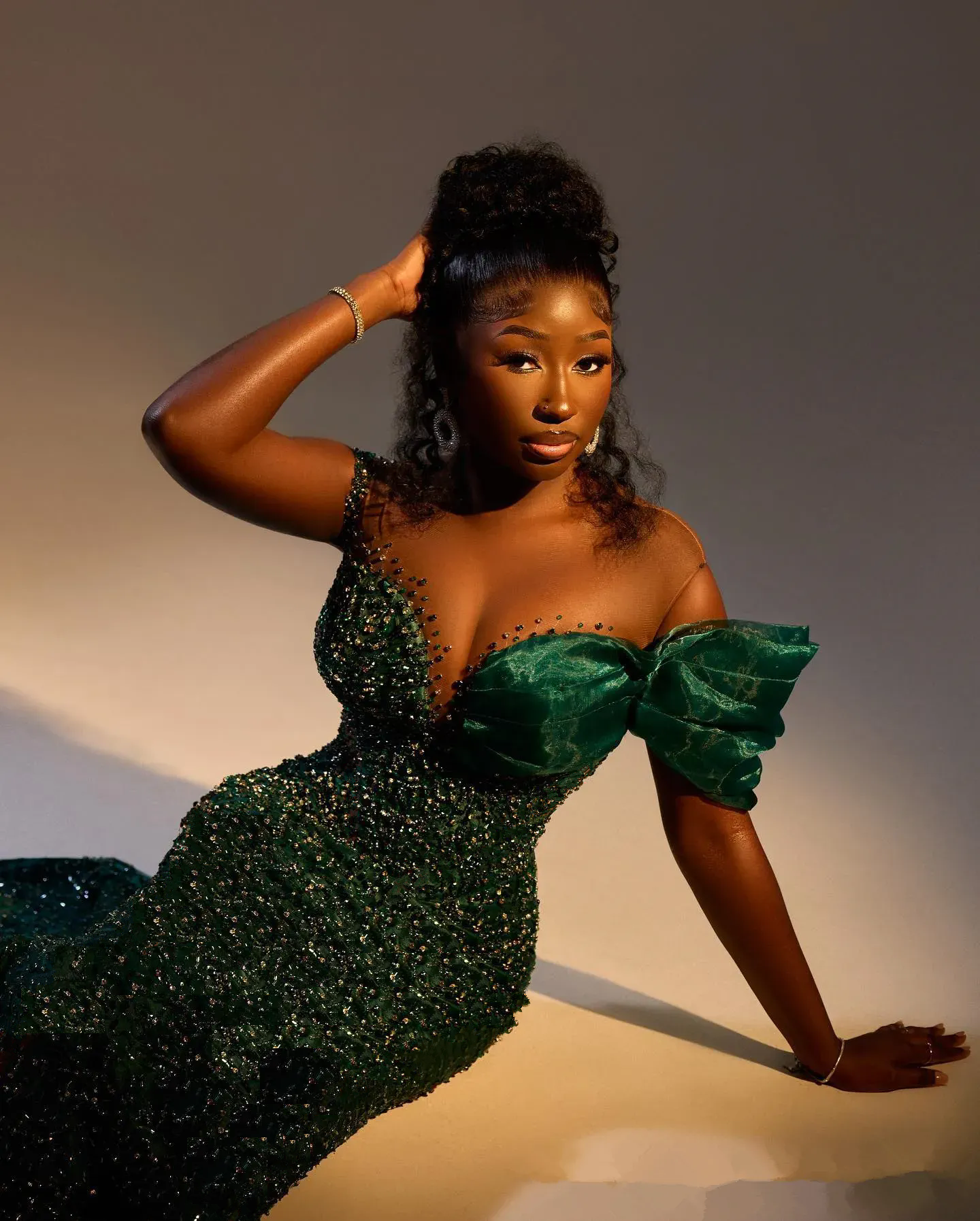 African Nigeria Plus Size Prom Dresses for Black Women Illusion Sheer Neck Mermaid Short Sleeves Sequined Lace Evening Celebrity Dresses