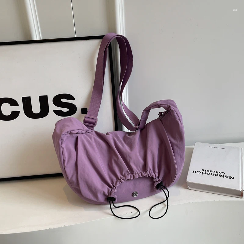 2025 new Shoulder Bags Leisure Nylon Cloth Bag Female Lightweight And Simple Large-capacity Messenger zhanyishengli