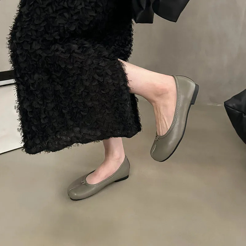 Bailamos Flats Tabi Ninja Round Split Toe Shallow Women Single Lazy Slip On Sgback Mules Leather Shoes Soft Loafe 240906