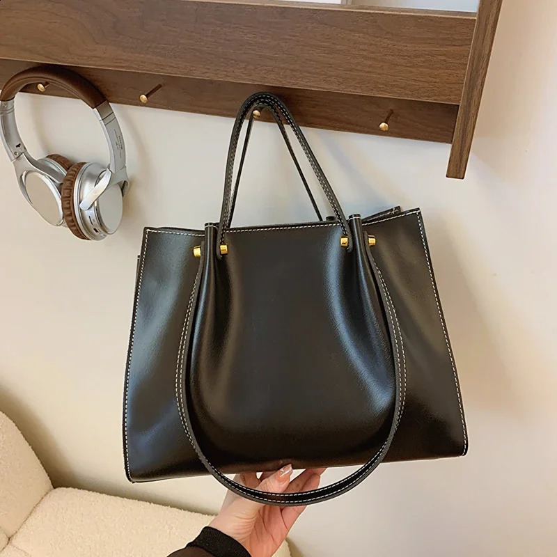 Classic Selg Leisure Trend PU Large Capacity Shoulder Fashion Tote Bag Womens Handbag 240910 a4b2