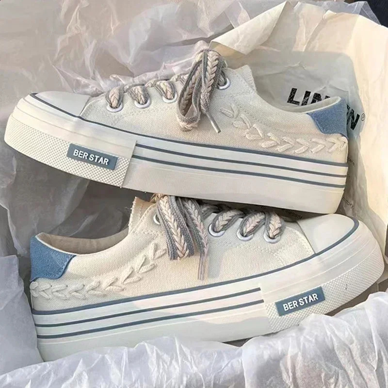 Womens outdoor ing platform canvas shoes with increased height short and chubby sports shoes young girls outdoor training womens casual shoes 240909