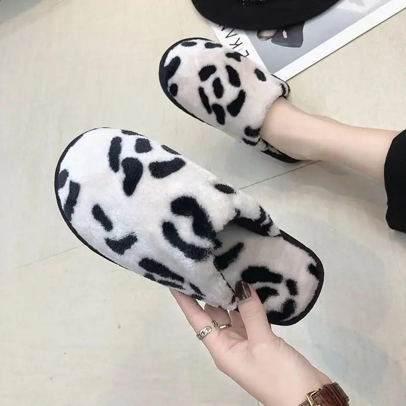 2024 womenmen Home Soft Sole Slippers Winter Plush Warm Plush Shoes Fashion Casual Cotton Shoes Slippers 240910