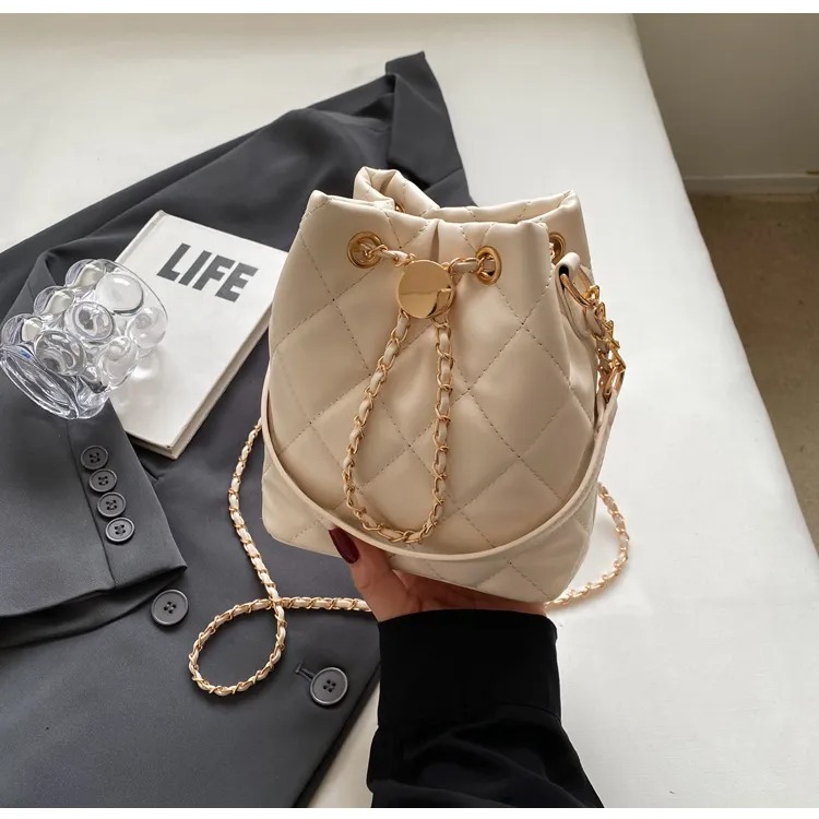 Women's crossbody bag 2024 new minimalist retro fashion bucket bag niche design crossbody bag