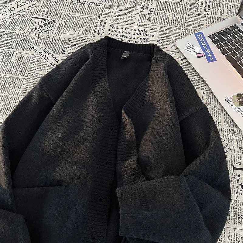 Autumn Winter New Korean Fashion Trend Versatile Casual Cardigan V-neck Sweater Mens Jacquard Comfortable Breathable Jacket XJ250805