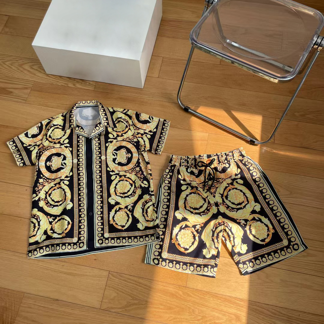 Summer Mens Casual Shirts Tracksuit Set Designer Two-Piece Set with Comfortable Breathable Fabric for Outdoors & Beach