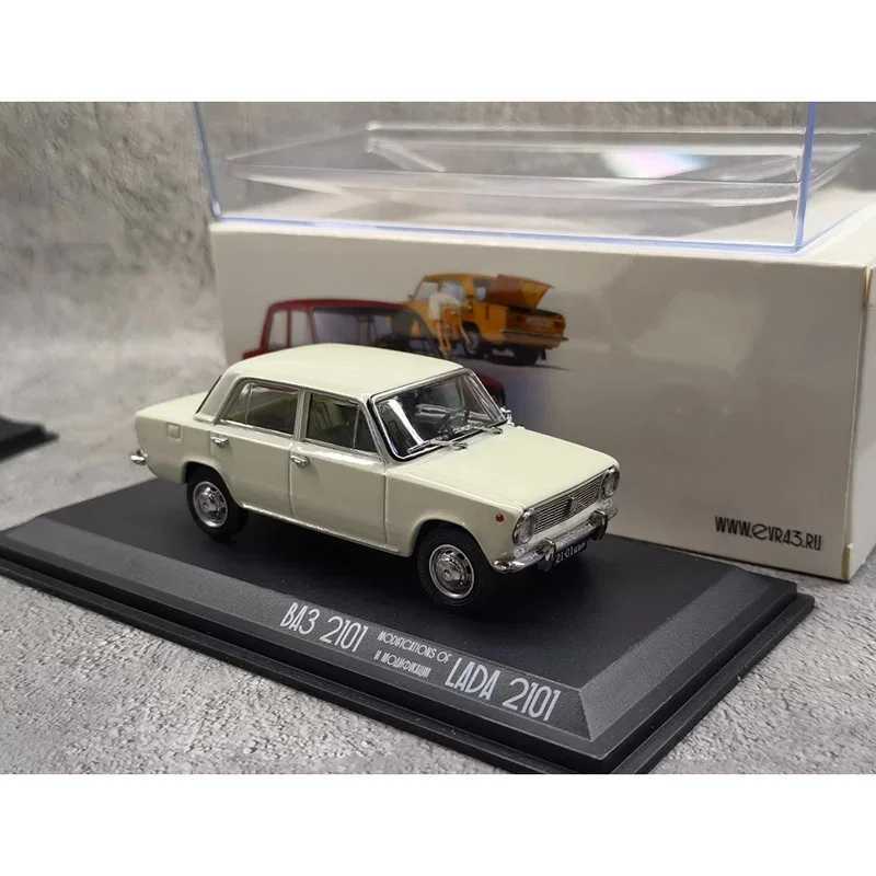 Diecast Model Cars Diecast 1/43 Scale LADA BA3 2101 Alloy Car Model Souvenir Display Organization Vehicle Series EVR43 T240910
