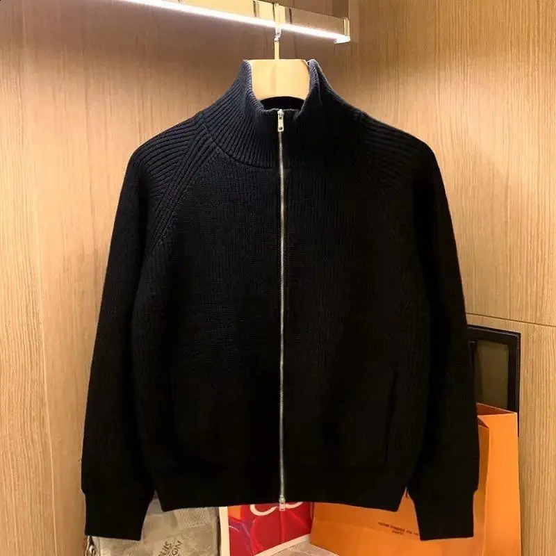 Men Spring Autumn Fashion Zipper Knitted Jackets Male Solid Color Cardigan Coats Men Loose Casual Sweater Outerwear L207 240909