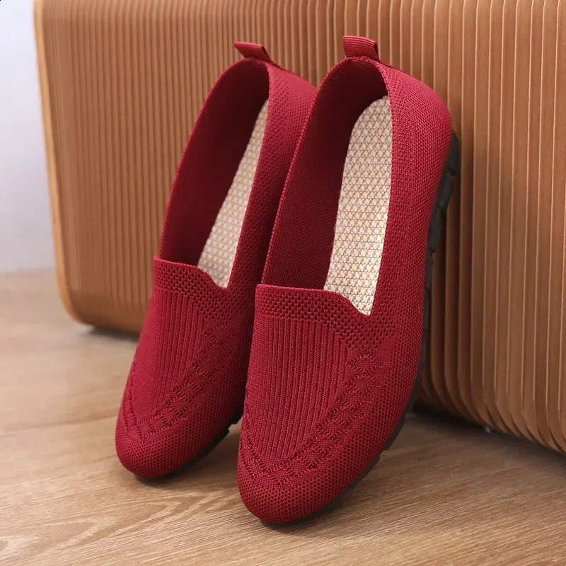 mesh breathable sports shoes breathable and lightweight slip on flat casual shoes Loafers socks shoes Zapatillas Mujer for women 240914