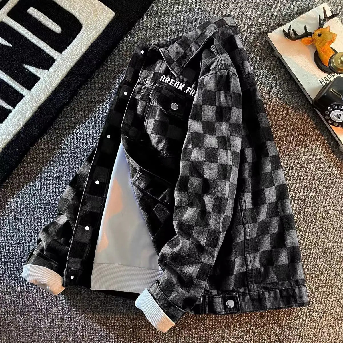 Mens denim jacket with black stripes autumn mens Jean Coats buttons Korean clothing oversized clothing fashionable and elegant denim L G 240906