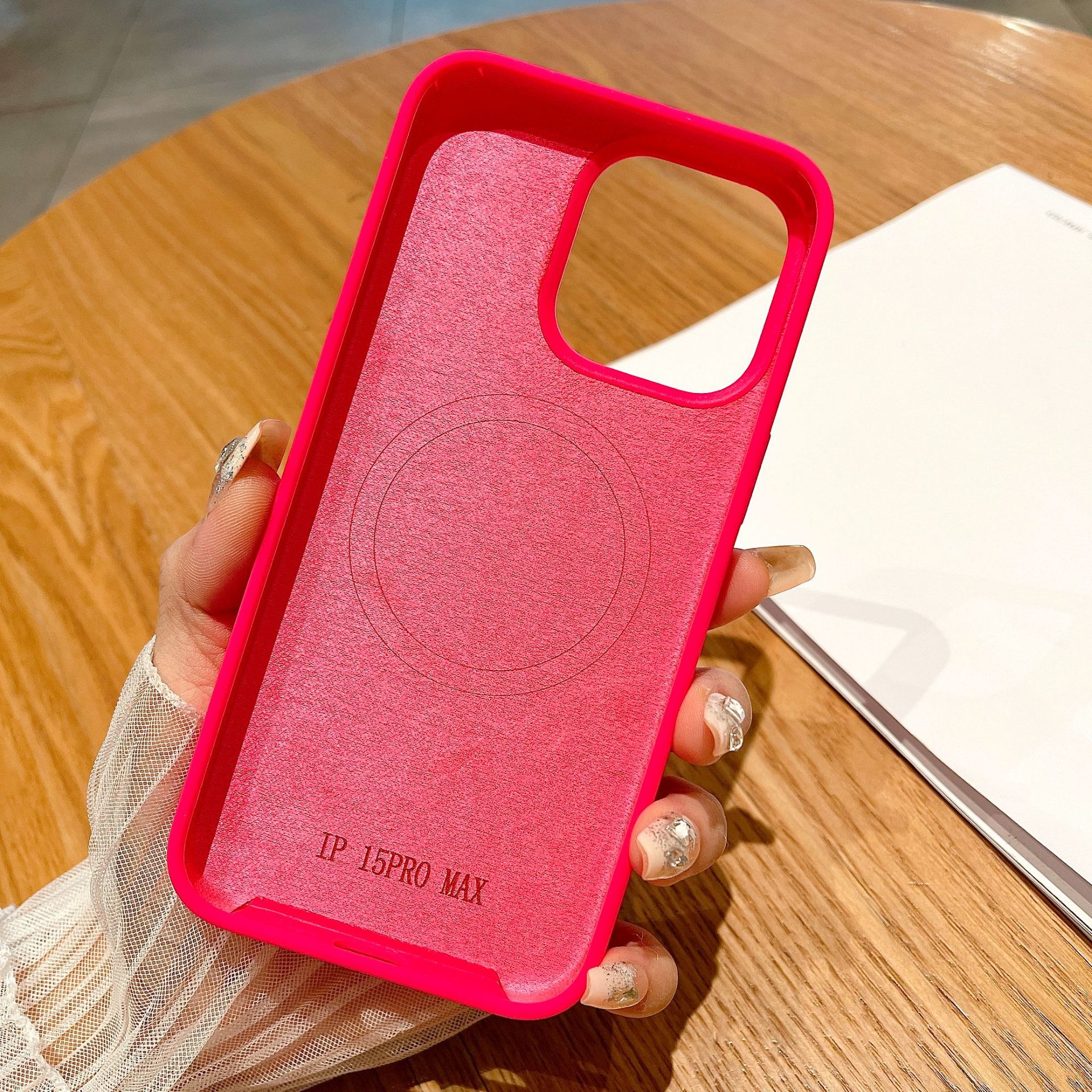 Liquid Silicone Fashion Candy Color Rose Red Magnetic For Magsafe Wireless Charging Case Shockprof Protetive Cover For iPhone 16 15 14 12 13 Pro Max P