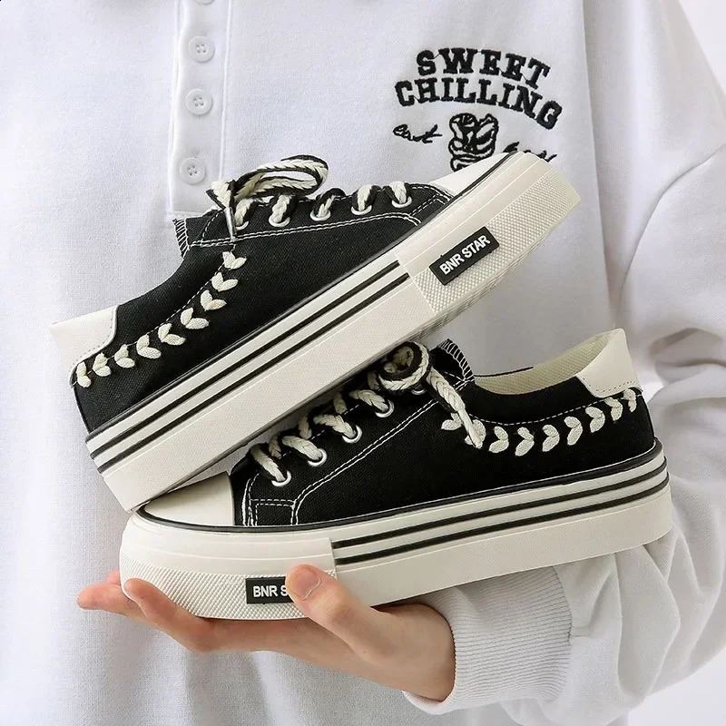 Womens outdoor ing platform canvas shoes with increased height short and chubby sports shoes young girls outdoor training womens casual shoes 241008