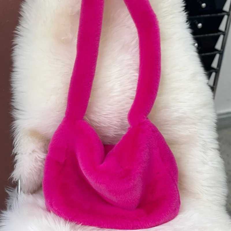 CMM Woman Faux Fur Crossbody Bag Y2K Hottie Style Soft Plush Sling Shoulder Bag Large Capacity Furry Student Bag Bolsa Feminina 2024 240911