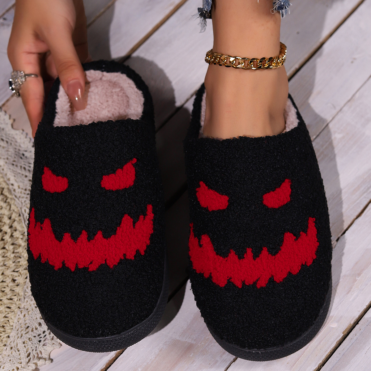 Genuine Halloween slippers women's summer wear 2024 new thick-soled flat sandals plus-size shoes apricot
