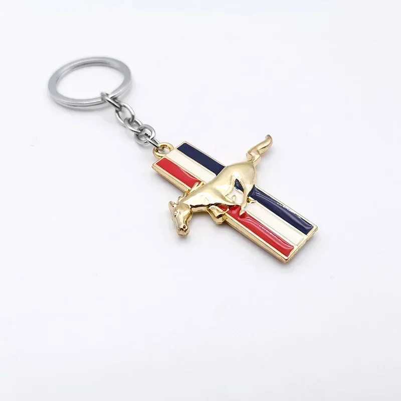 Metal keychain for Mustang GT Focus Mk2 Mk3 Carnival Rangers Mondeo S-MAX Kuga Shyelby Transit horse pendant car keychain W240911