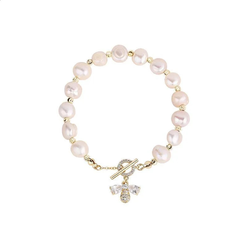 Elegant Baroque Pearl Necklace Bracelet Womens Zircon Bee Pendant Bracelet Fashion Girl Sweet Jewelry 240910