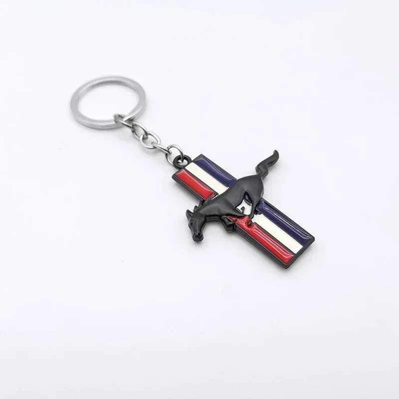 Metal keychain for Mustang GT Focus Mk2 Mk3 Carnival Rangers Mondeo S-MAX Kuga Shyelby Transit horse pendant car keychain W240911