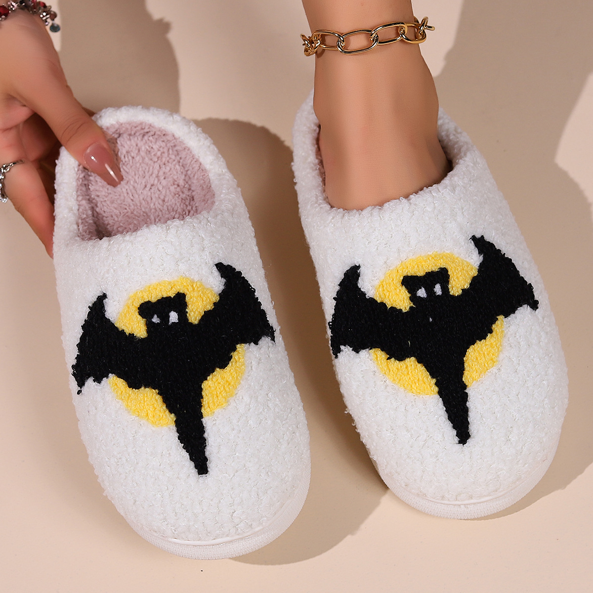 Genuine Halloween slippers women's summer wear 2024 new thick-soled flat sandals plus-size shoes apricot