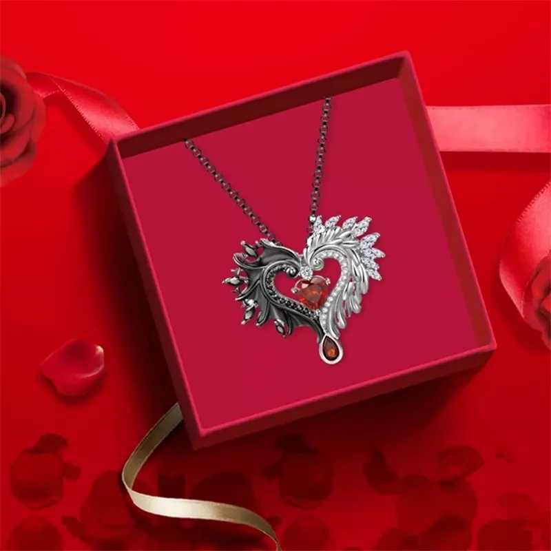 Jewelry for Women Gothic Lovers Chains 2024 New Stainless Steel Love Black and White Wings Necklace Red Diamond Heart PendantX240910