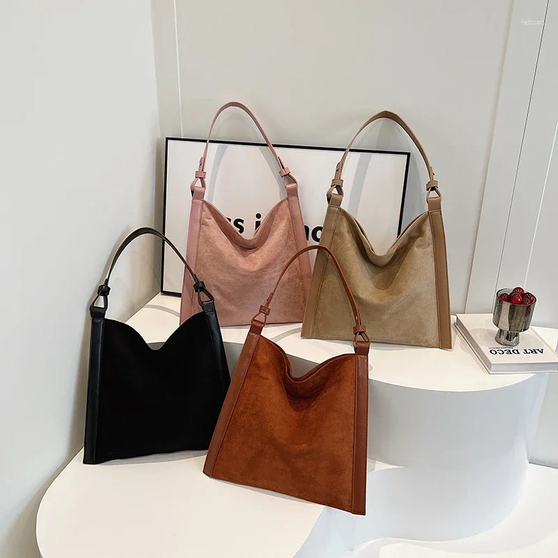 2025 NEW Totes Retro Women's Shoulder Bags Large Capacity Trend Autumn And Winter Styles Crossbody Bag original design