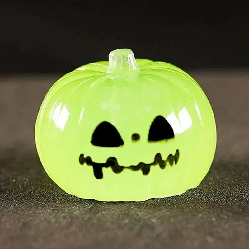6Pcs Mini Luminous Figures Mini Cat Ghost Pumpkin Bat Skull Candle Glow In Dark Micro Landscape Miniatures For Holiday Halloween 8Db