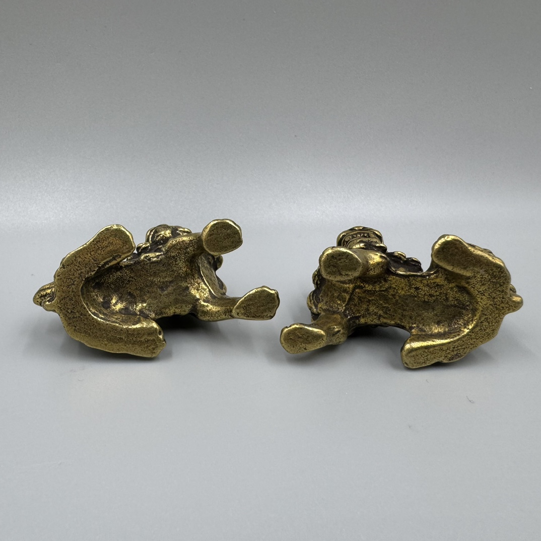 Elegant Pure Copper Lion Sculpture for Collectors Bronze-Finished Pair of Chinese Pixiu Sculptures Feng Shui Symbols for Office & Home