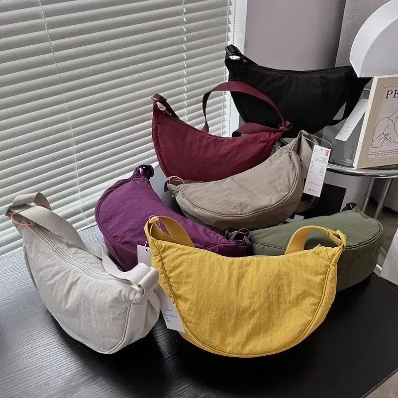 Summer Nylon Waterproof Allmatch Messenger Bag Dumpling Bag Men and Women Multicolor Highquality Shoulder Bags 240909