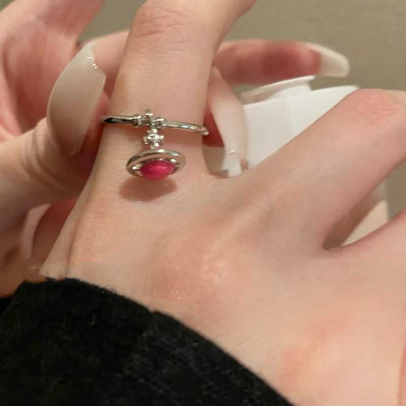 Luxury Korean Y2k Saturn Pendant Open Ring Womens Retro Creative Oil Drop Adjustable Finger Couple Ring Jewelry W240909