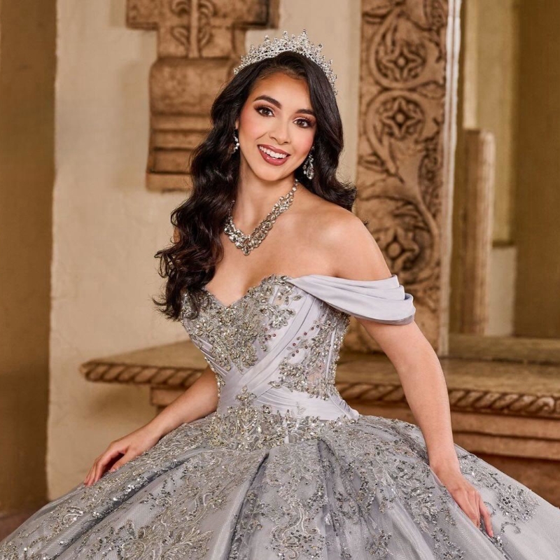 Luxury Silvery Quinceanera Dresses Sweetheart Sequin Applique Beads Crystal Tull Ball Gown Vestidos De 15 Anos XV Brithday Sweet 16 Dress